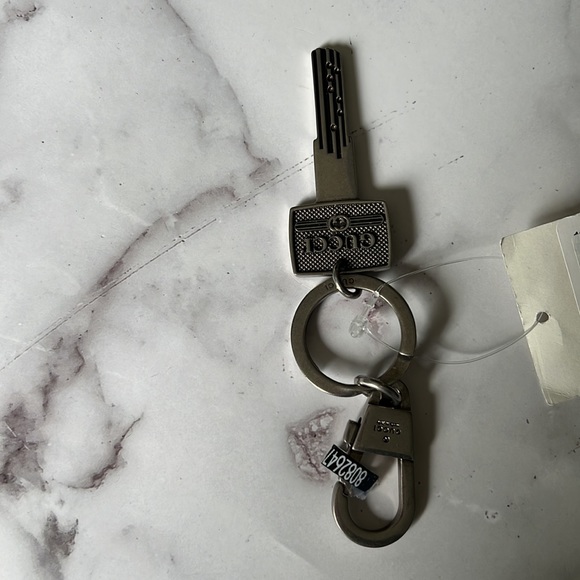 Gucci Keychain Charm with Gucci Key stainless steel NWT - Picture 4 of 4
